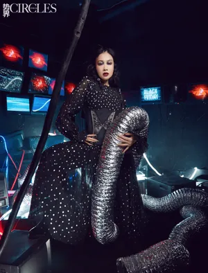 钟丽缇性感美艳光影写真图片_8