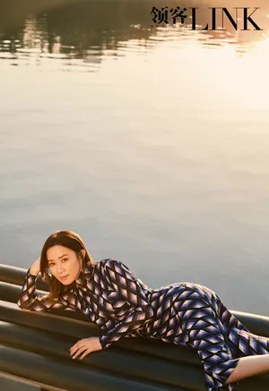 佘诗曼时尚优雅写真图片_8