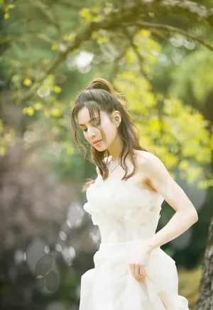 李若彤小露香肩纯洁迷人写真_4