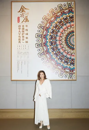 佘诗曼纯白优雅性感写真图片_4