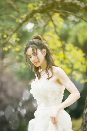 李若彤唯美婚纱写真图片_4