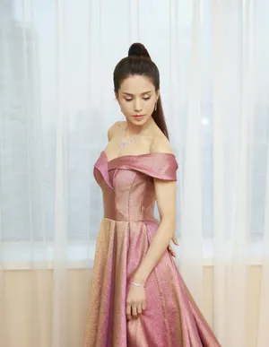 李若彤荧光裙优雅写真图片_4