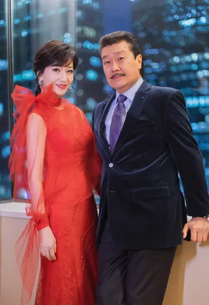 赵雅芝红色纱裙端庄美艳写真_12