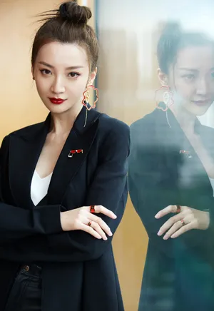 郑雅文酷美西装写真图片_3