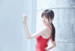 郑雅文红裙性感写真图片_2