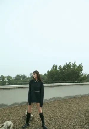 郑雅文酷美街拍写真图片