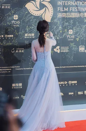 赵雅芝迷人性感活动照图片_6