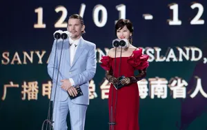 赵雅芝迷人性感活动照图片_14