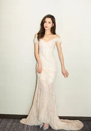 李若彤香肩锁骨曲线诱人写真图片_5