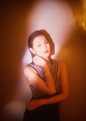 胡杏儿亮片裙性感写真图片