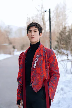 李治廷小龙虾色外套帅气写真图片_4