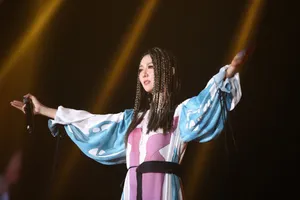 薛凯琪脏辫性感舞台照图片第1张