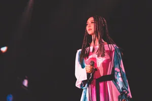 薛凯琪脏辫性感舞台照图片_8