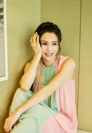 李若彤马卡龙三色长裙优雅性感图片
