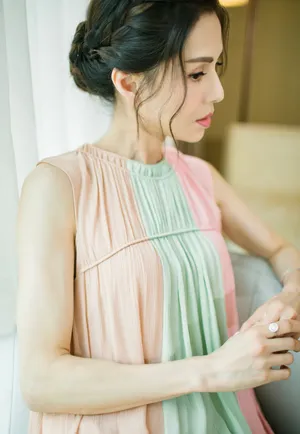 李若彤马卡龙三色长裙优雅性感图片