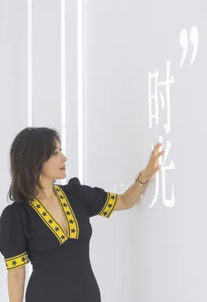 刘嘉玲身姿曼妙性感写真图片_3