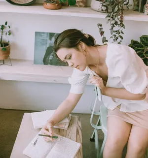 钟丽缇大女儿张敏钧气质写真_5