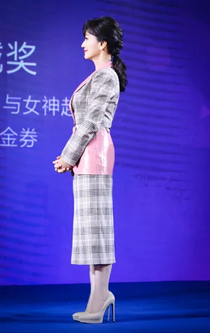 赵雅芝知性甜美活动照图片_8