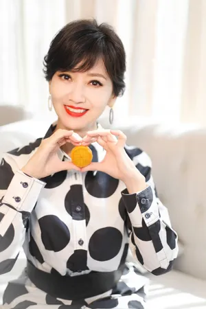 赵雅芝艳丽红唇性感图片_3