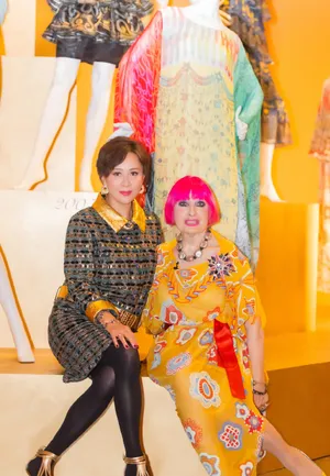 刘嘉玲全新短发气质性感写真