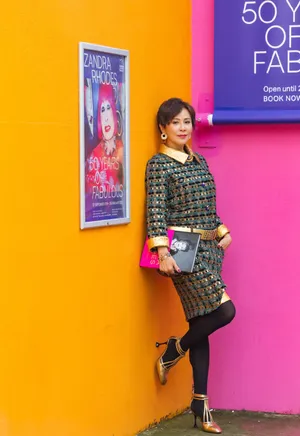 刘嘉玲全新短发气质性感写真_4