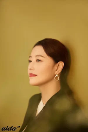 周海媚优雅时尚写真图片_2