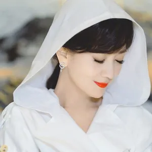 赵雅芝高贵气质写真图片_5