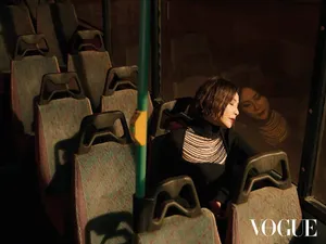 刘嘉玲性感公车大片写真图片_5