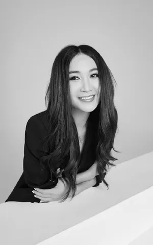 温碧霞性感妩媚写真图片
