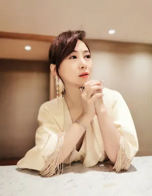 翁虹性感气质写真图片_2