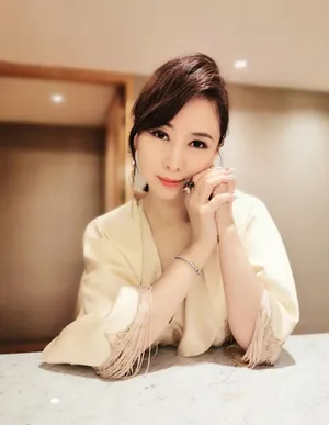 翁虹性感气质写真图片_3