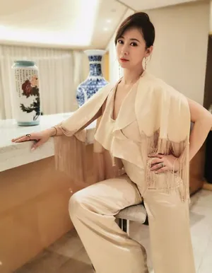 翁虹性感气质写真图片_4