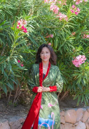 刘嘉玲清新甜美户外写真