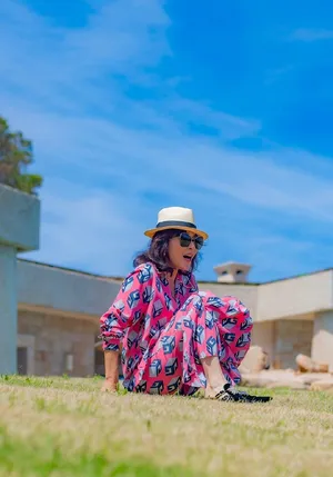 刘嘉玲夏日风情性感图片第1张