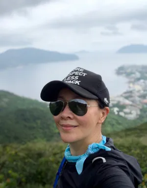 刘嘉玲最新旅拍照图片_1