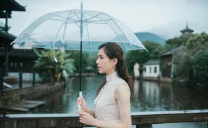 李若彤温婉典雅户外写真_4