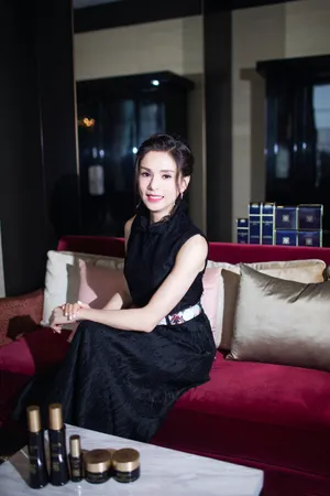 李若彤性感优雅活动图片