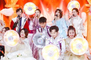 文咏珊《快乐大本营》性感图片_6