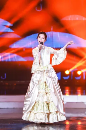 文咏珊《快乐大本营》性感图片_8