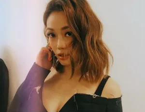 容祖儿深v事业线性感图片_2