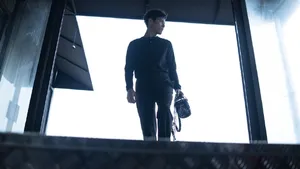 向佐硬朗型男写真图片