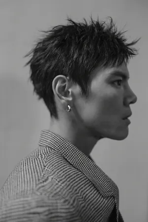 向佐硬朗型男写真图片_2