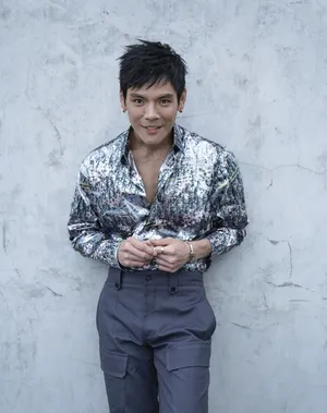 向佐硬朗型男写真图片_5