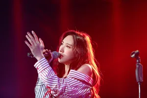 许靖韵性感优雅彩排图片