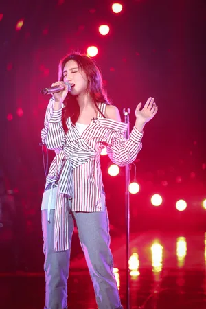 许靖韵性感优雅彩排图片_4