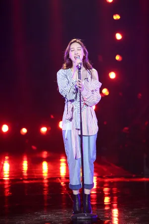 许靖韵性感优雅彩排图片_6