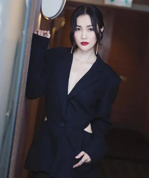 谢安琪香港电影金像奖性感图片