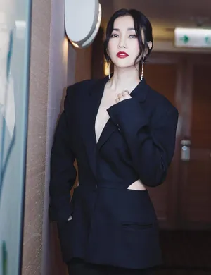 谢安琪香港电影金像奖性感图片_3
