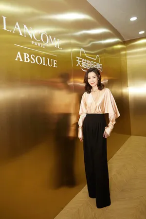 佘诗曼性感优雅活动图片_5