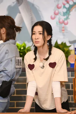 佘诗曼《奔跑吧》性感图片_5